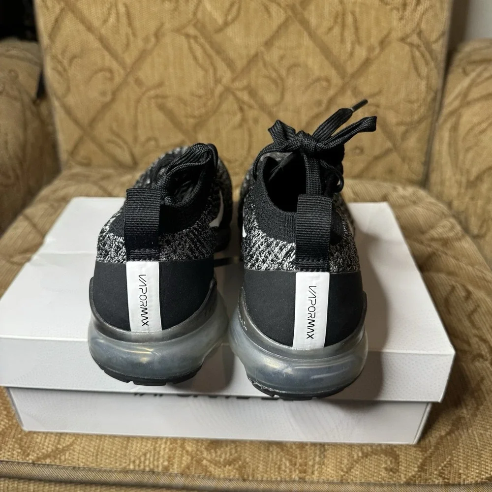 Nike Air‎ VaporMax Flyknit 3 Oreo Womens Size 7 Black Running Shoes Sneakers